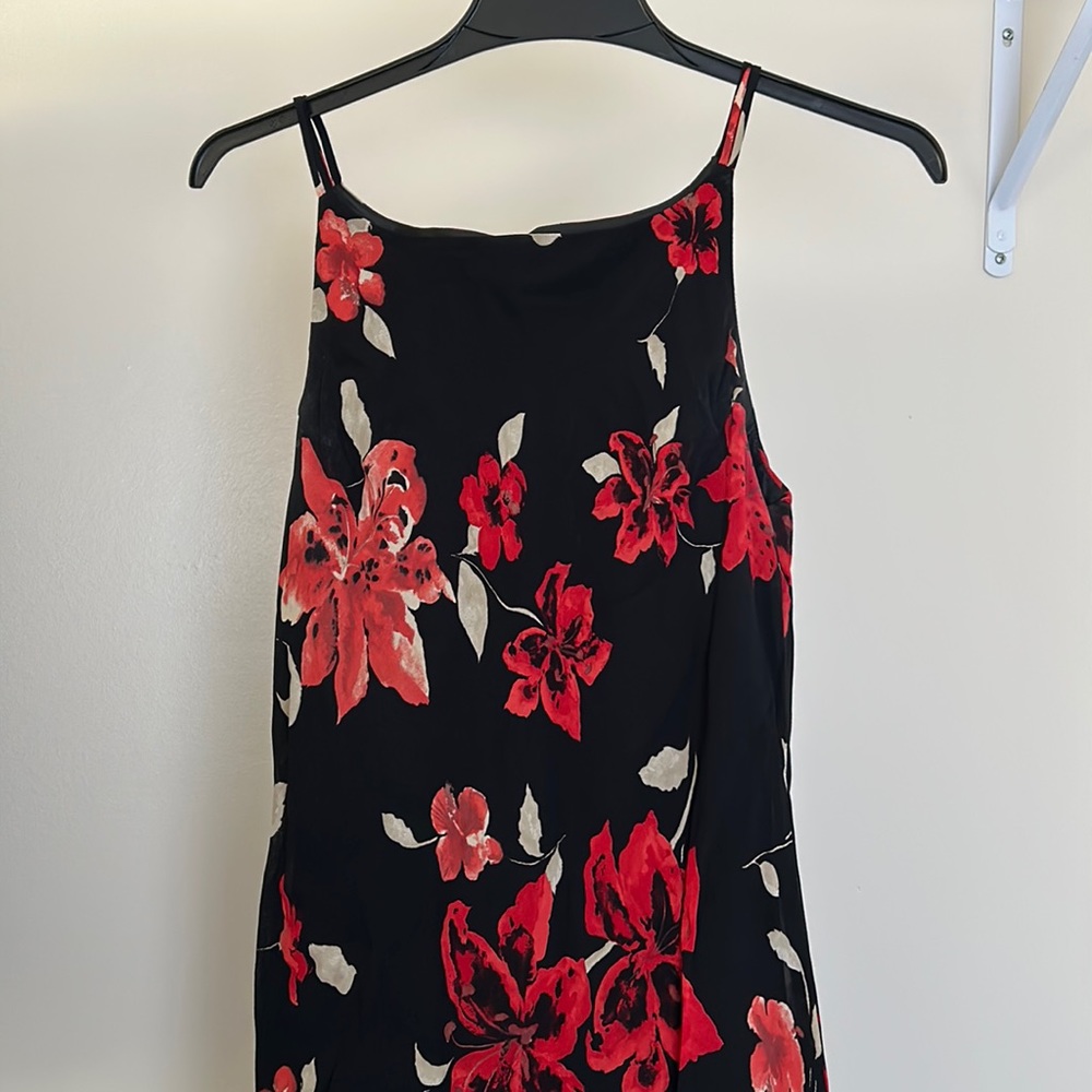 My fav dress!! Sleeveless black red and cream.